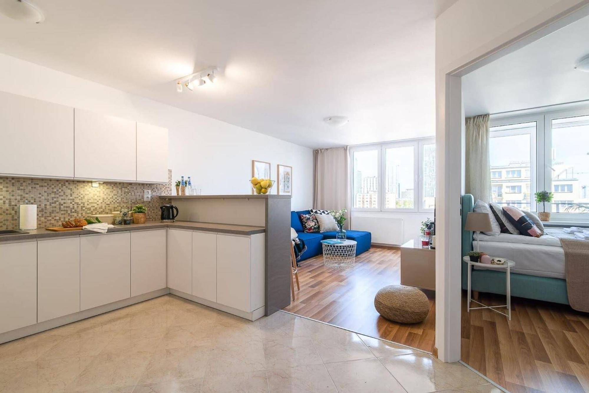 Apartment Navy Aesthetic With Balcony By Renters Warschau